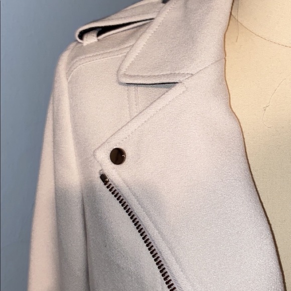 Clothes - Picture 2 of 5